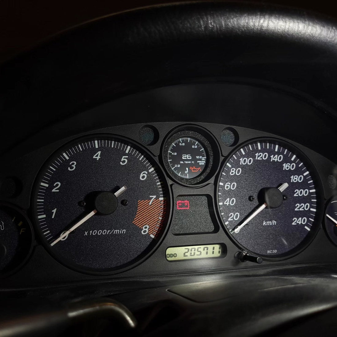 Polisa na silnik: wymień fabryczną atrapę na prawdziwy zegar oleju 2-w-1 (ciśnienie + temperatura)